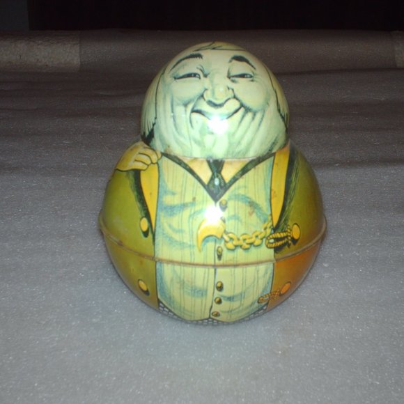 Dixie Queen by Bristol Ware Other - 1979 Dixie Queen advertising tobacco tin